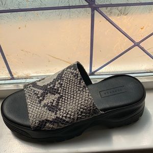 TOPSHOP PLATFORM SANDALS